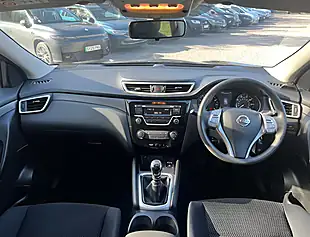 Used 2014 Nissan Qashqai Visia Pearl Black - Interior and Exterior details 11