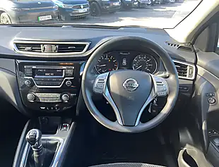 Used 2014 Nissan Qashqai Visia Pearl Black - Interior and Exterior details 16