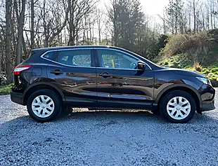 Used 2014 Nissan Qashqai Visia Pearl Black - Interior and Exterior details 2