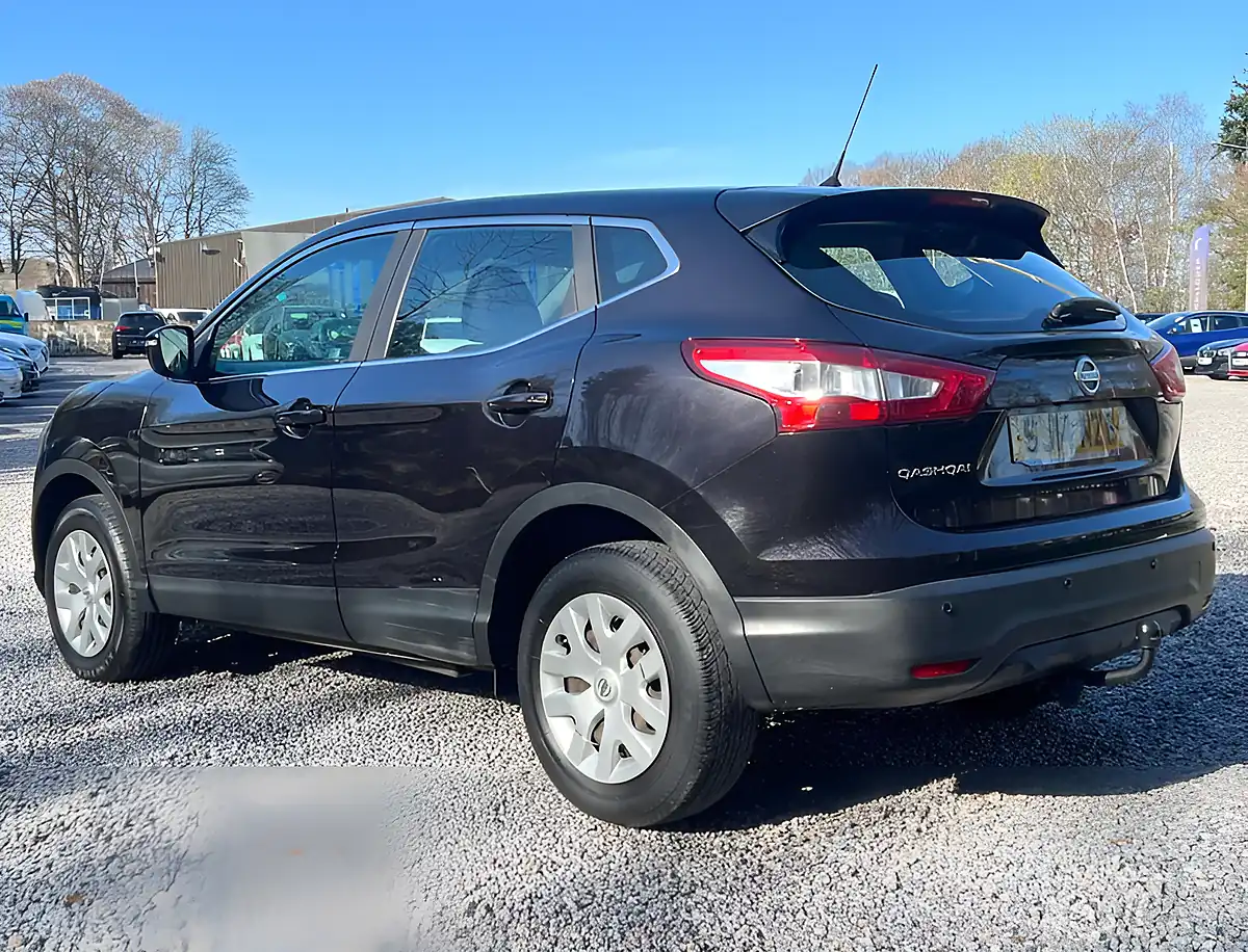 Used 2014 Nissan Qashqai Visia Pearl Black - Interior and Exterior details 5