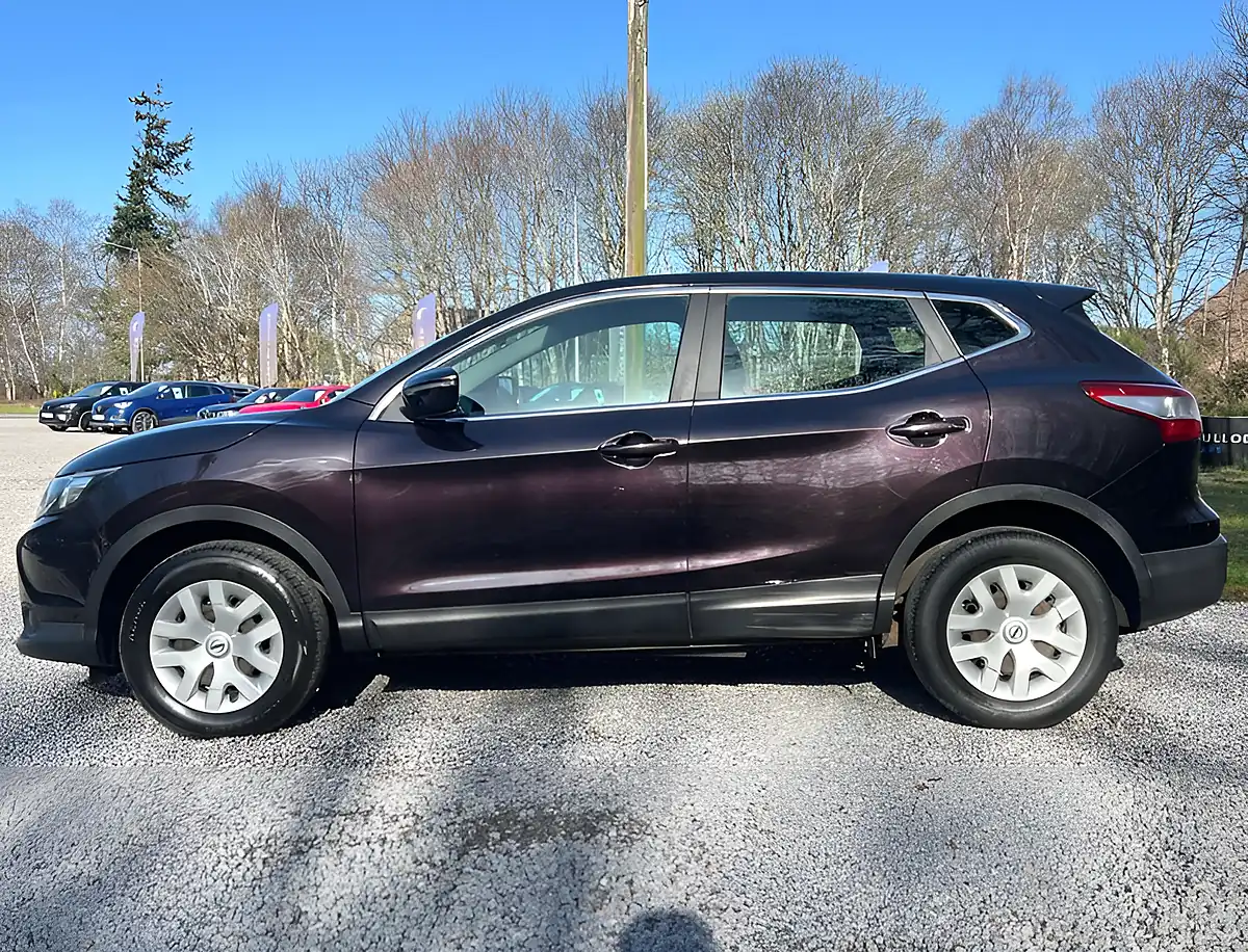 Used 2014 Nissan Qashqai Visia Pearl Black - Interior and Exterior details 6