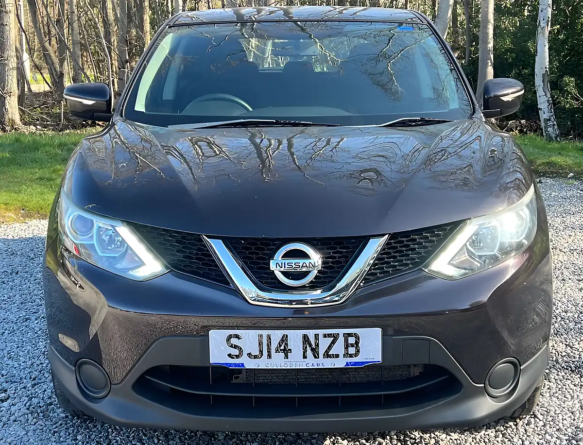 Used 2014 Nissan Qashqai Visia Pearl Black - Interior and Exterior details 8