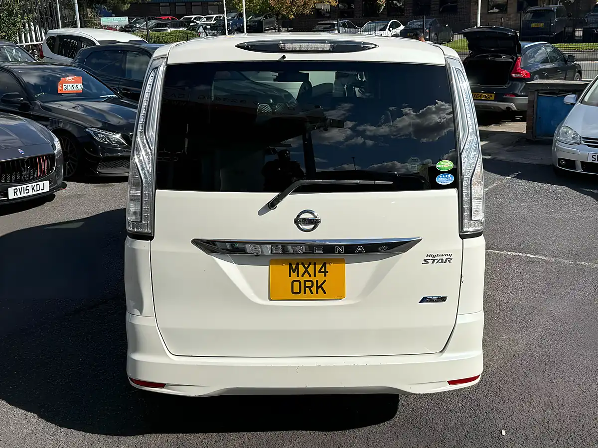 Used 2014 Nissan Serena Highway Star White - Interior and Exterior details 10