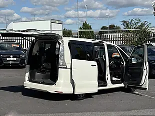 Used 2014 Nissan Serena Highway Star White - Interior and Exterior details 2
