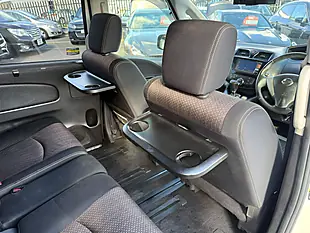 Used 2014 Nissan Serena Highway Star White - Interior and Exterior details 4