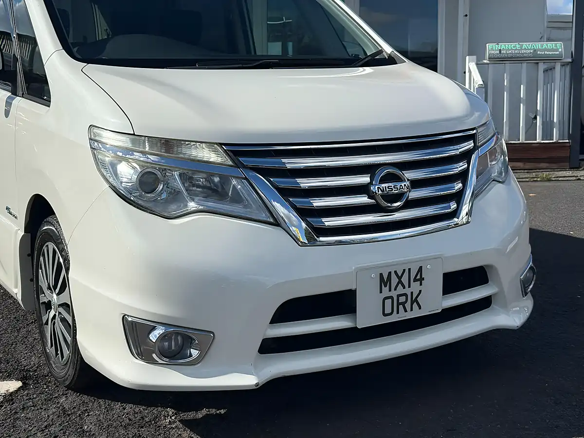 Used 2014 Nissan Serena Highway Star White - Interior and Exterior details 9