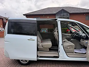 Used 2014 Nissan Serena S White - Interior and Exterior details 12