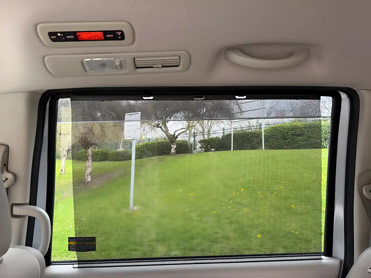 Used 2014 Nissan Serena S White - Interior and Exterior details 15