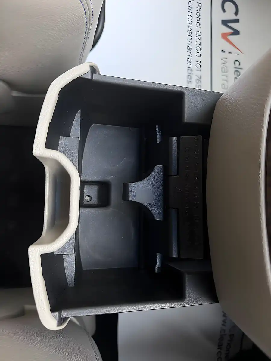 Used 2014 Nissan Serena S White - Interior and Exterior details 19