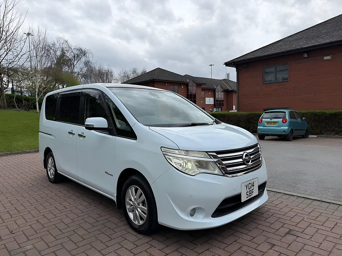 Used 2014 Nissan Serena S White - Interior and Exterior details 8