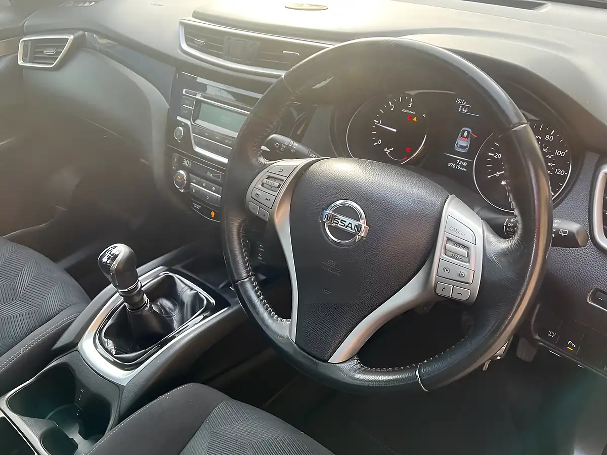 Used 2014 Nissan X-Trail Acenta Blue - Interior and Exterior details 10