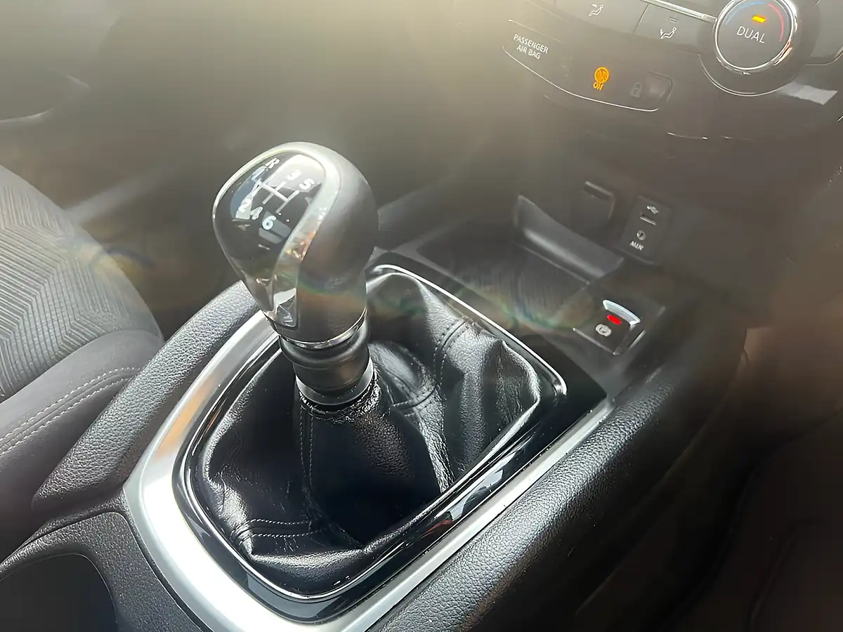 Used 2014 Nissan X-Trail Acenta Blue - Interior and Exterior details 11