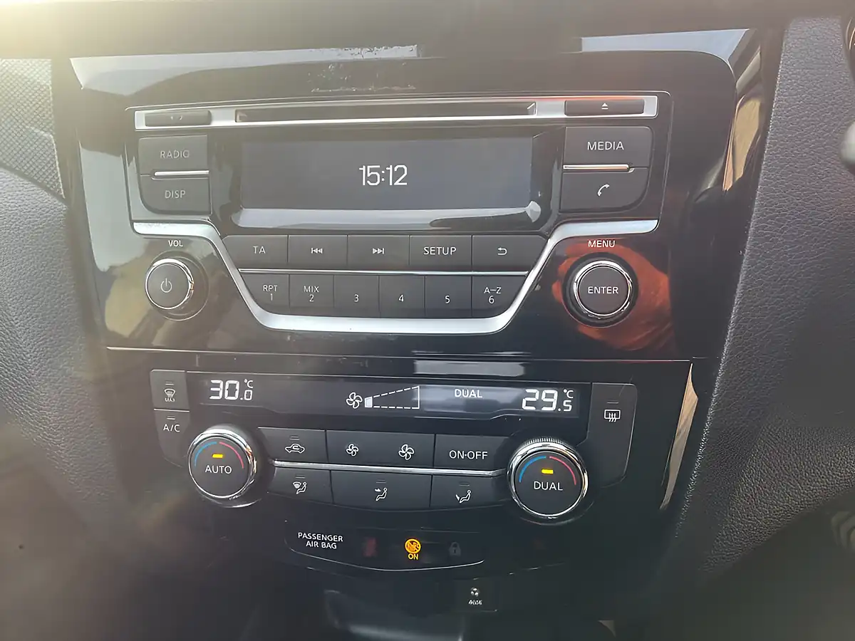 Used 2014 Nissan X-Trail Acenta Blue - Interior and Exterior details 12