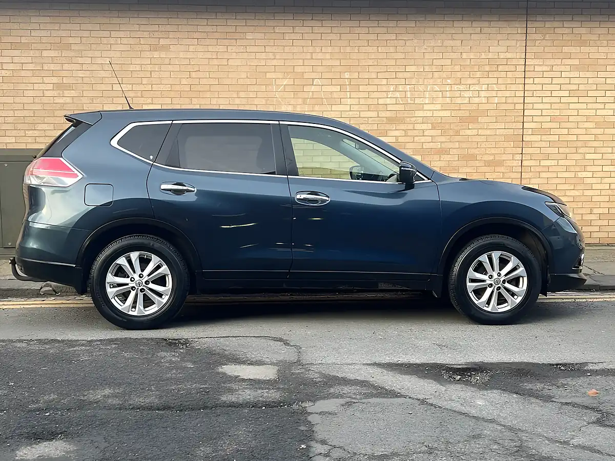 Used 2014 Nissan X-Trail Acenta Blue - Interior and Exterior details 5