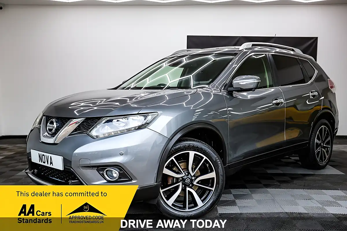 Used 2014 Nissan X-Trail N-Tec Gun Metallic - Front View