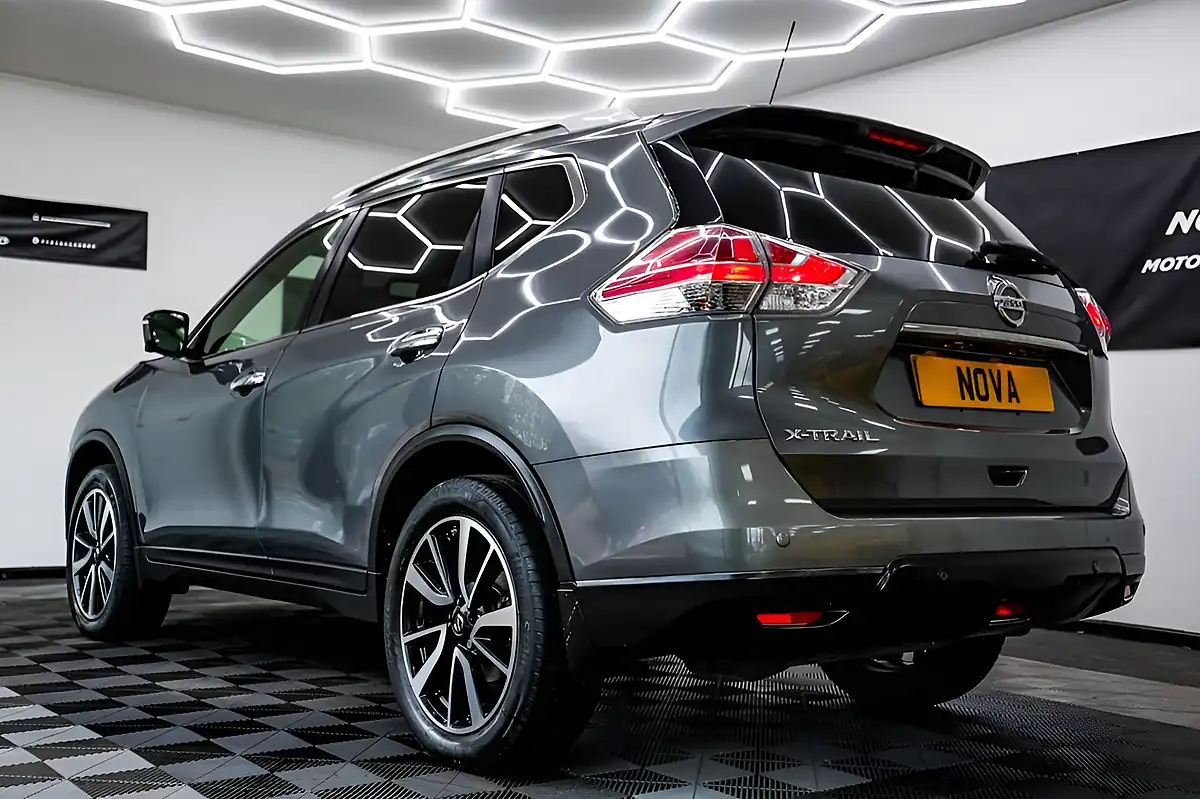 Used 2014 Nissan X-Trail N-Tec Gun Metallic - Interior and Exterior details 12