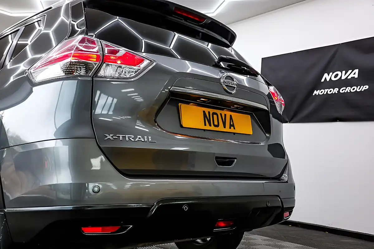 Used 2014 Nissan X-Trail N-Tec Gun Metallic - Interior and Exterior details 14