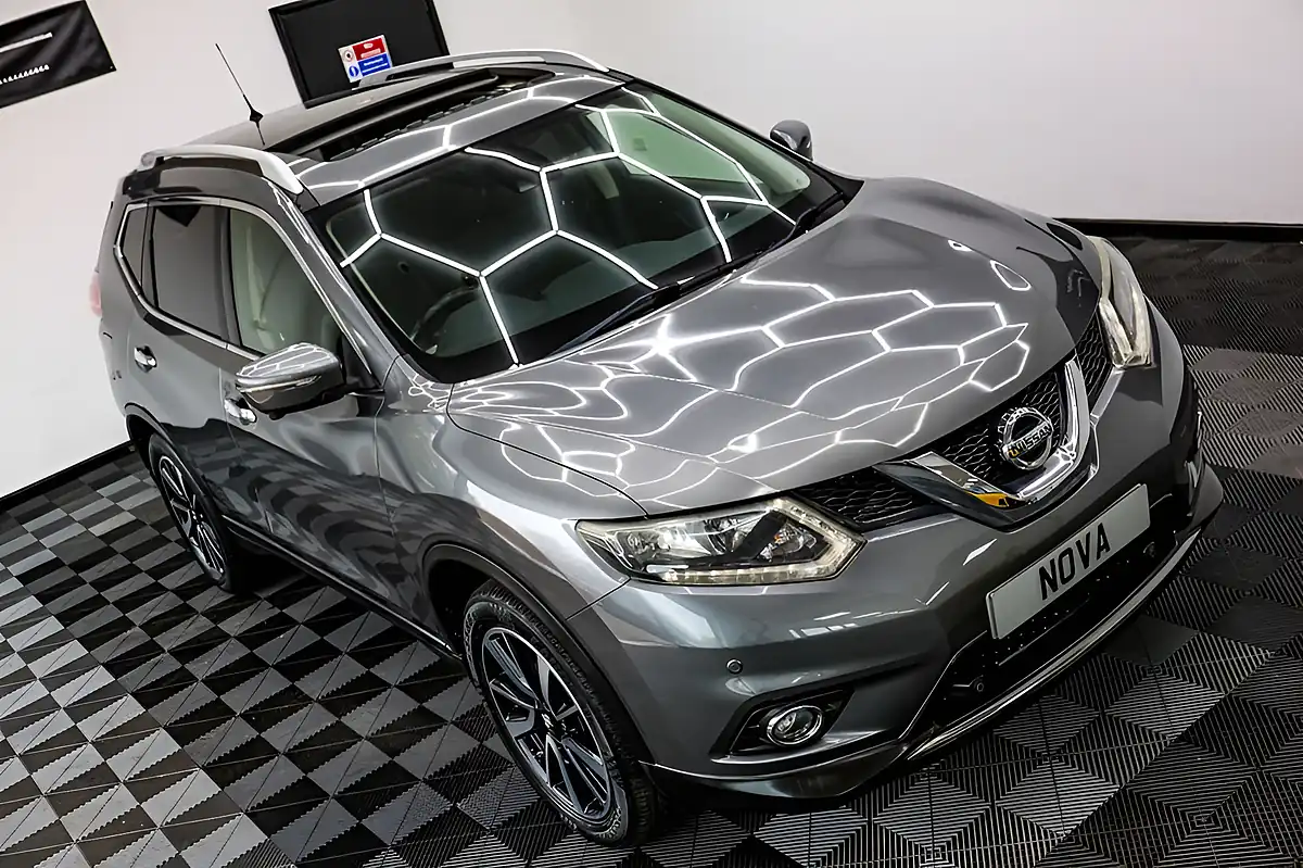 Used 2014 Nissan X-Trail N-Tec Gun Metallic - Interior and Exterior details 3