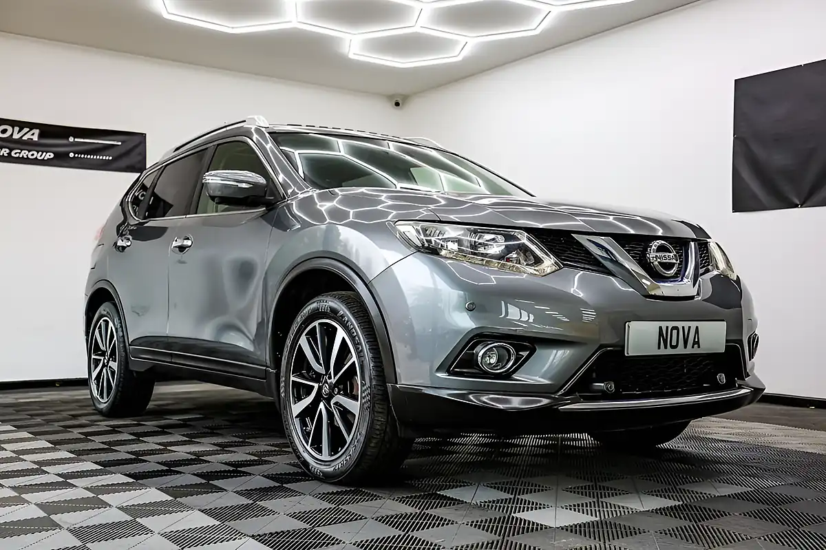 Used 2014 Nissan X-Trail N-Tec Gun Metallic - Interior and Exterior details 4