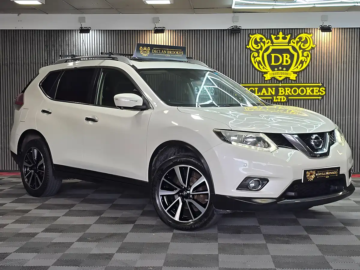 Used 2014 Nissan X-Trail N-Tec White - Front View