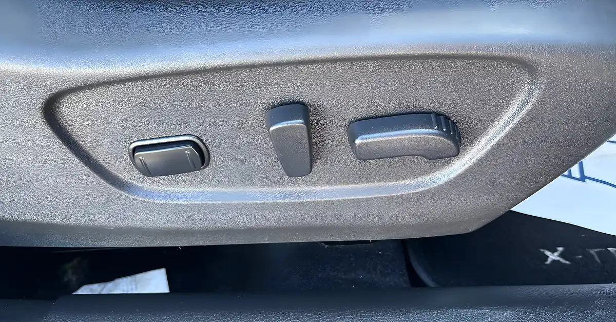 Used 2014 Nissan X-Trail Tekna Black - Interior and Exterior details 10