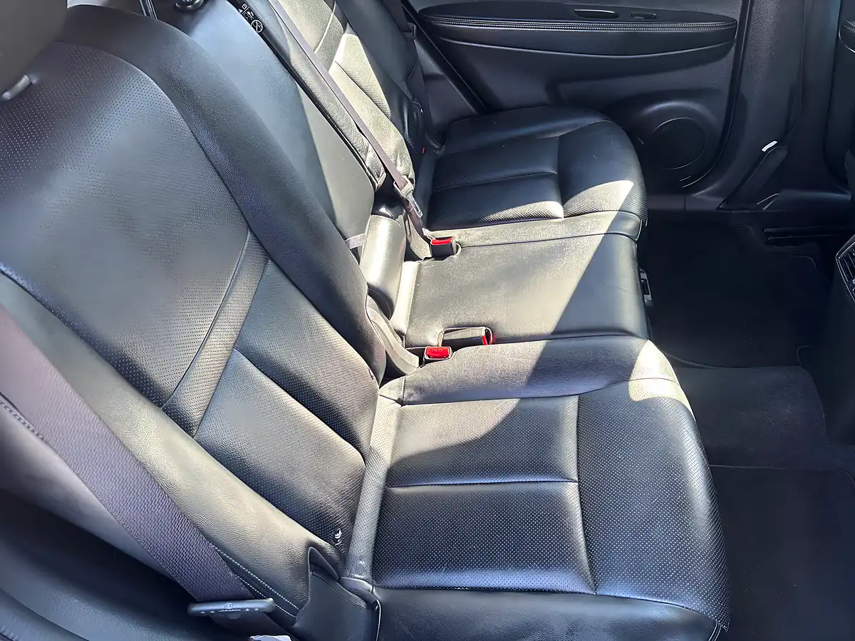 Used 2014 Nissan X-Trail Tekna Black - Interior and Exterior details 11
