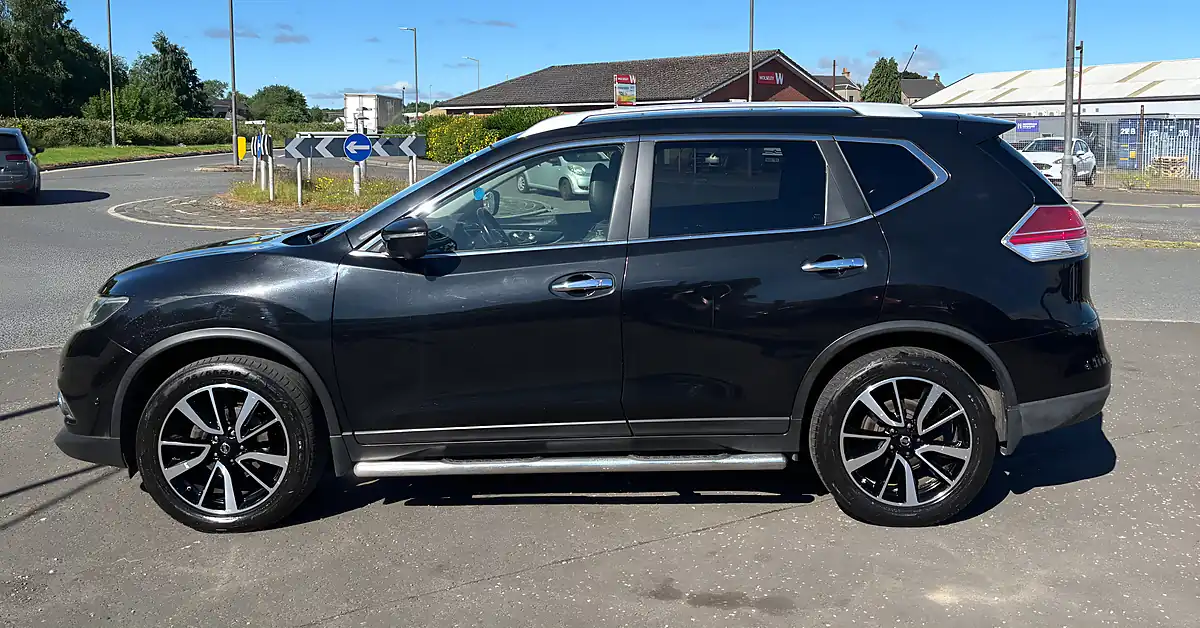 Used 2014 Nissan X-Trail Tekna Black - Interior and Exterior details 3
