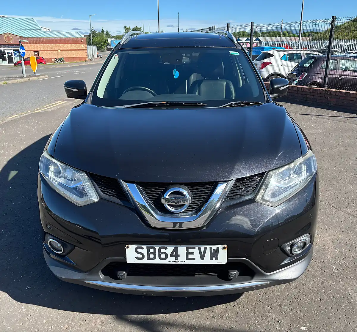 Used 2014 Nissan X-Trail Tekna Black - Interior and Exterior details 4