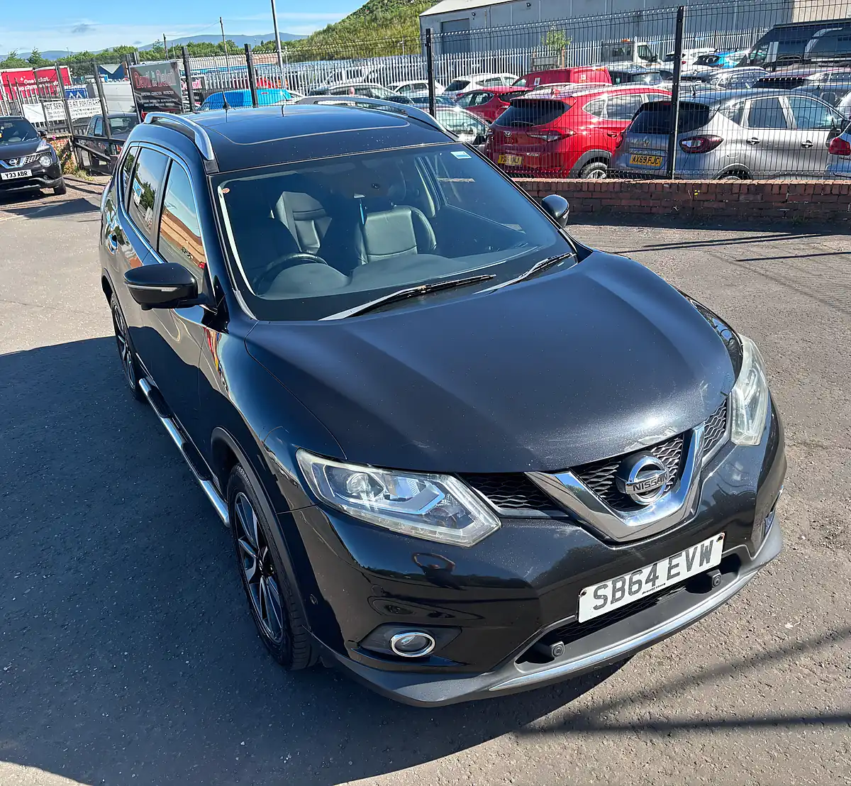 Used 2014 Nissan X-Trail Tekna Black - Interior and Exterior details 5