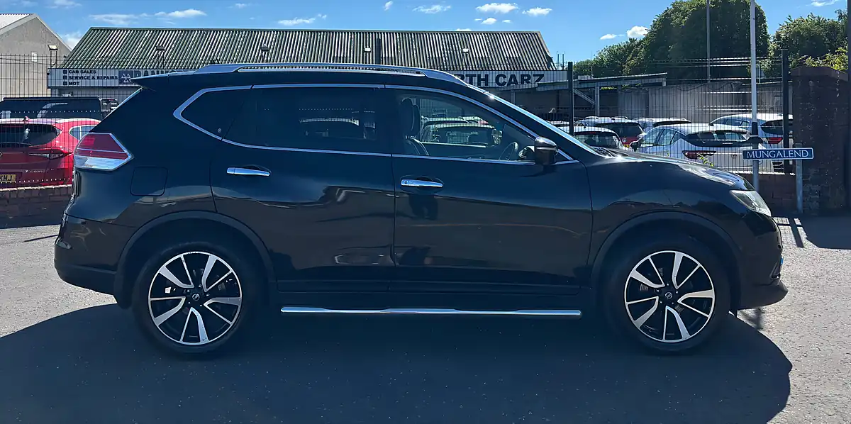 Used 2014 Nissan X-Trail Tekna Black - Interior and Exterior details 6