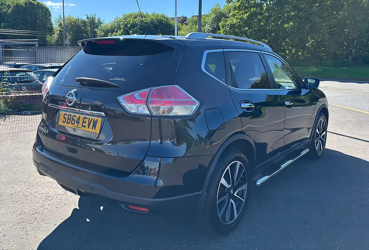 Used 2014 Nissan X-Trail Tekna Black - Interior and Exterior details 7