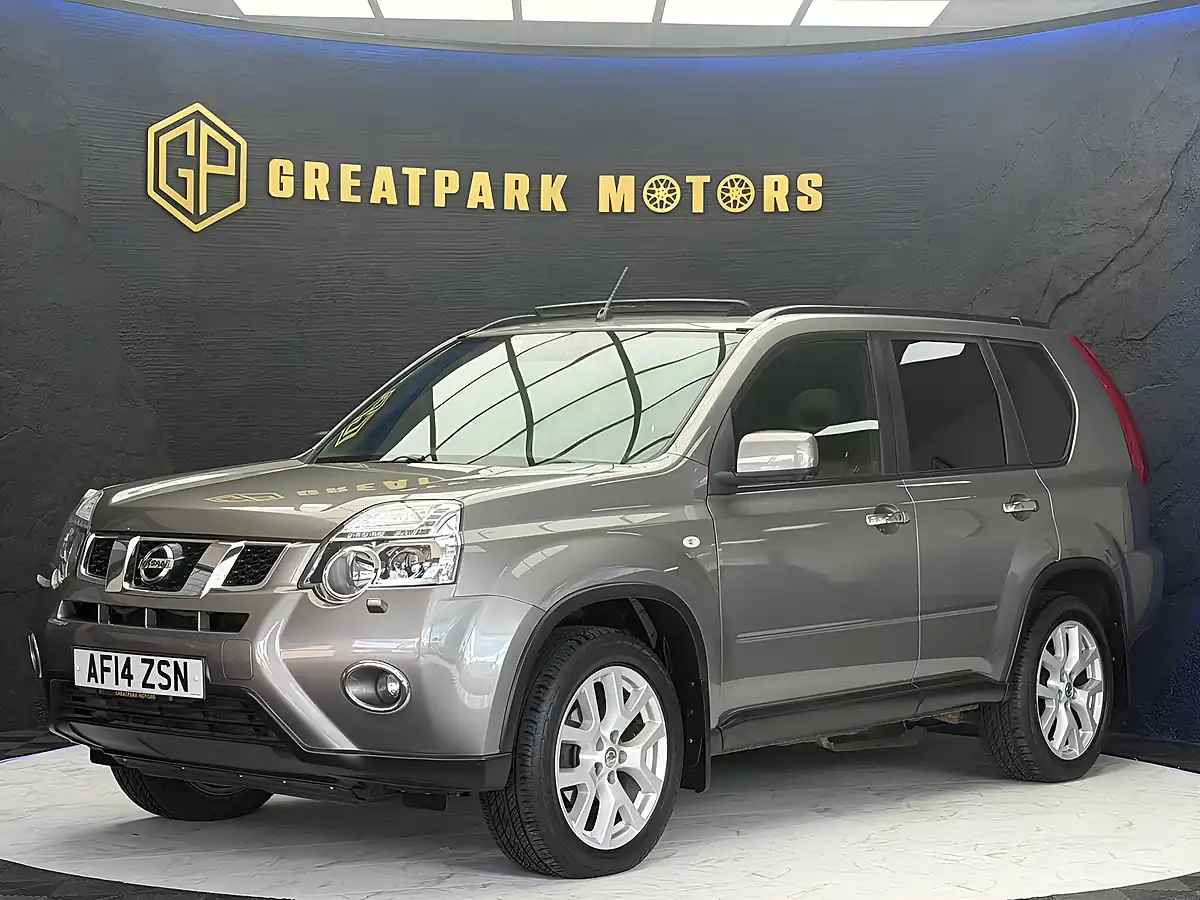 Used 2014 Nissan X-Trail Tekna Grey - Front View