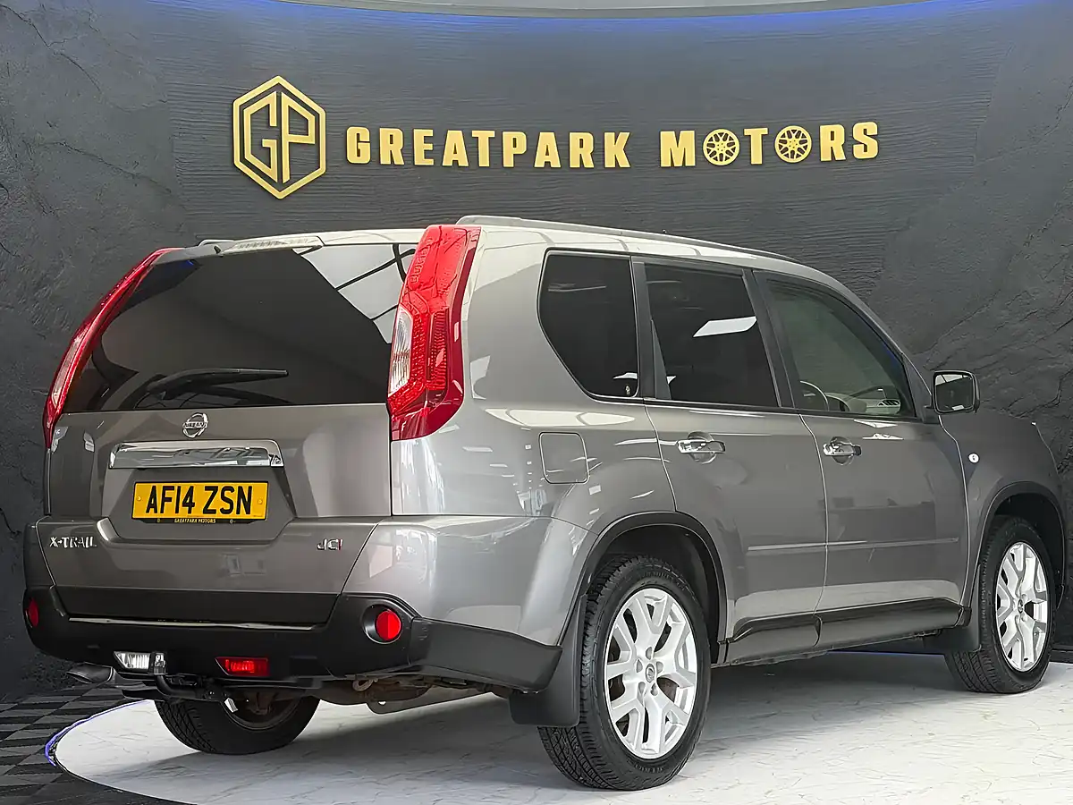 Used 2014 Nissan X-Trail Tekna Grey - Interior and Exterior details 5