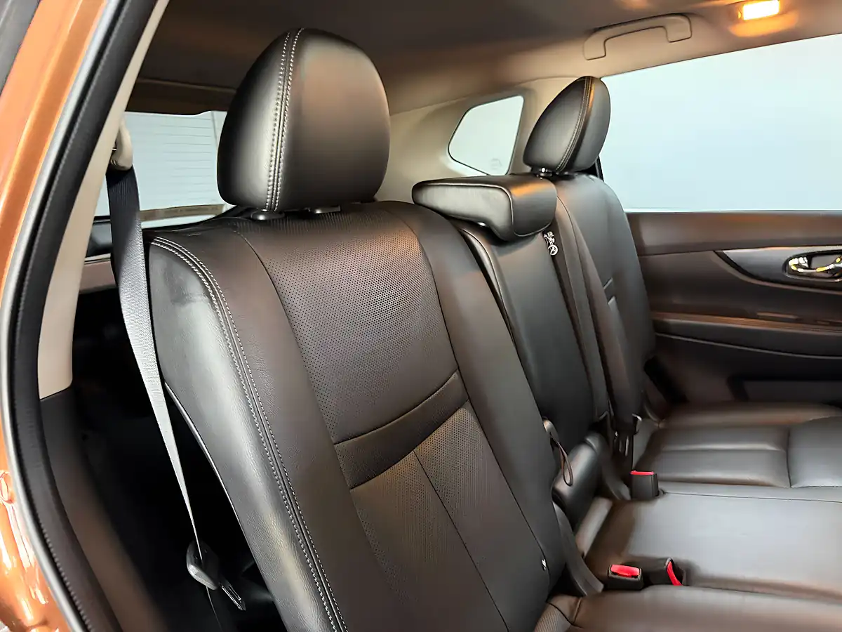 Used 2014 Nissan X-Trail Tekna Orange Metallic - Interior and Exterior details 12