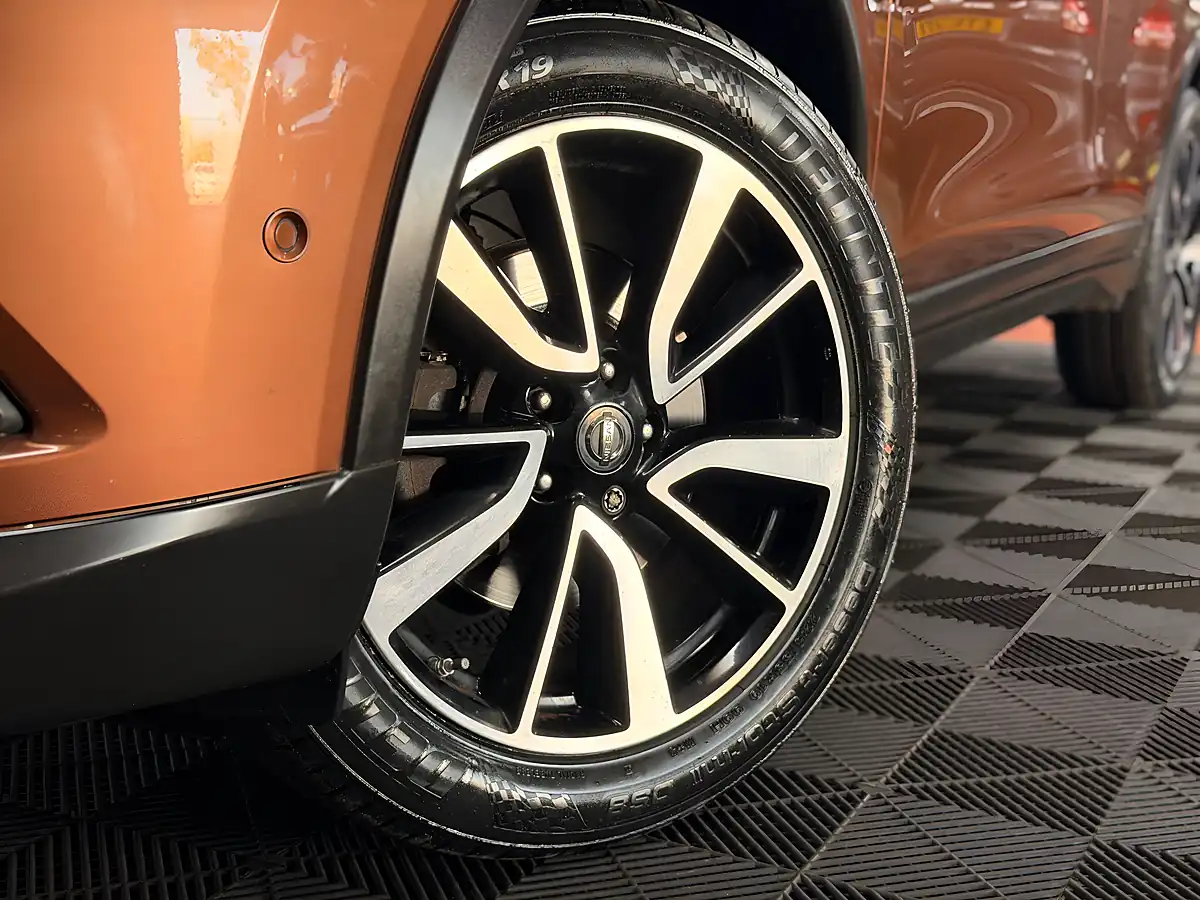 Used 2014 Nissan X-Trail Tekna Orange Metallic - Interior and Exterior details 15