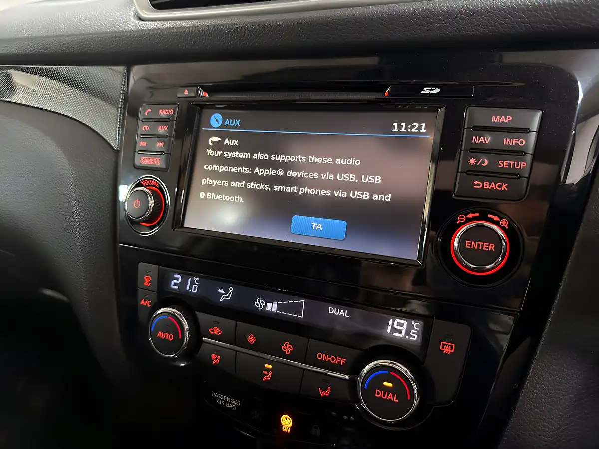 Used 2014 Nissan X-Trail Tekna Orange Metallic - Interior and Exterior details 16
