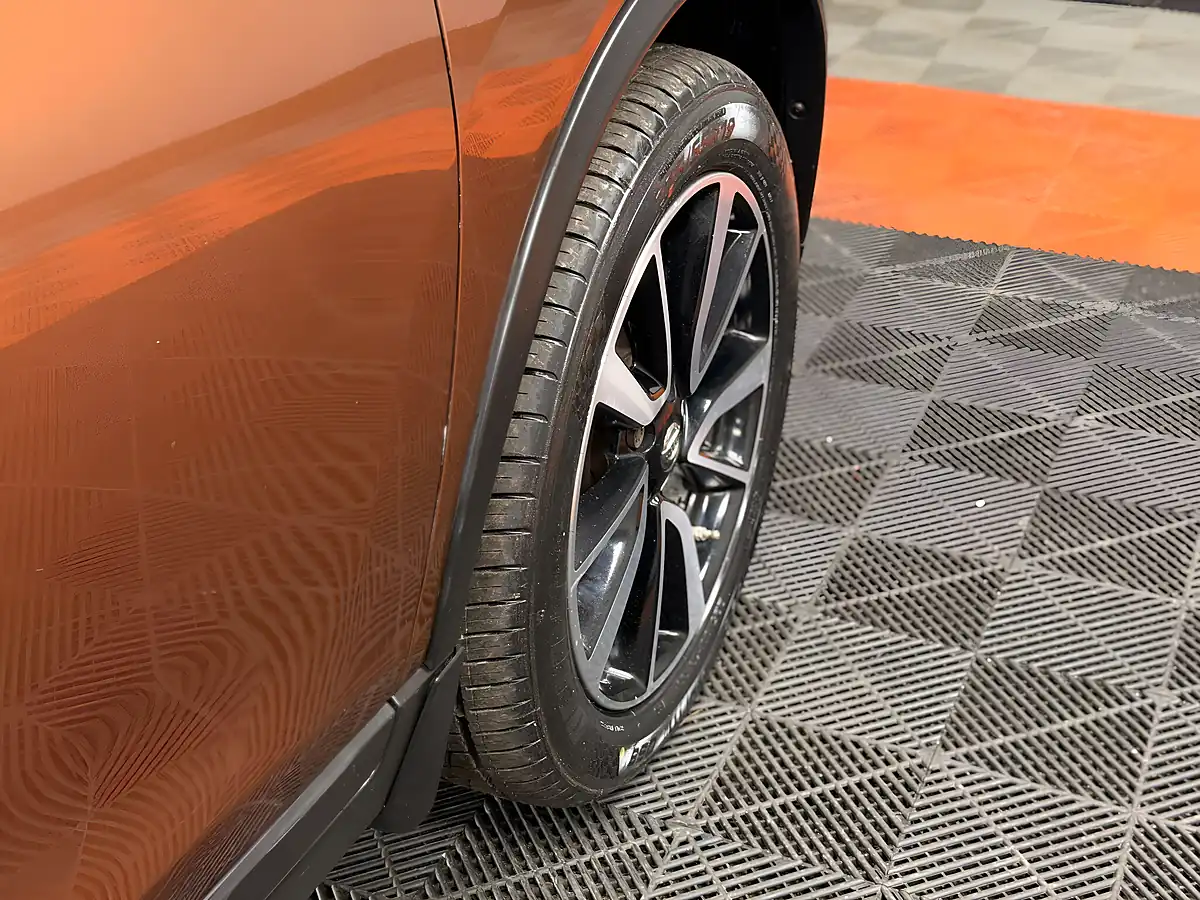 Used 2014 Nissan X-Trail Tekna Orange Metallic - Interior and Exterior details 19