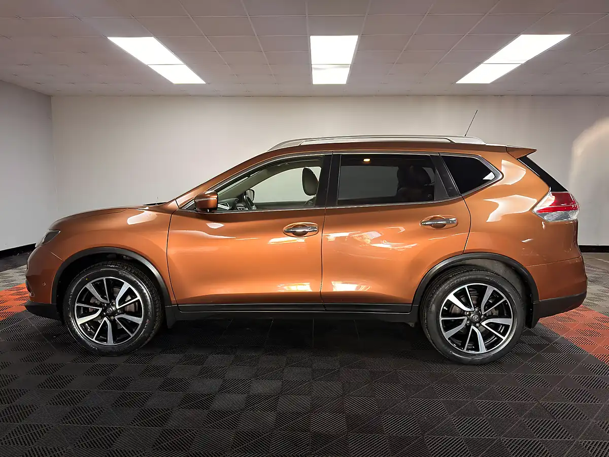 Used 2014 Nissan X-Trail Tekna Orange Metallic - Interior and Exterior details 9