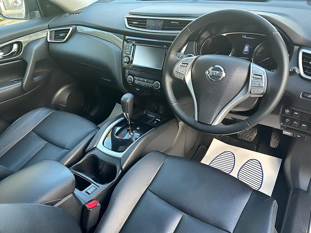 Used 2014 Nissan X-Trail Tekna White - Interior and Exterior details 12