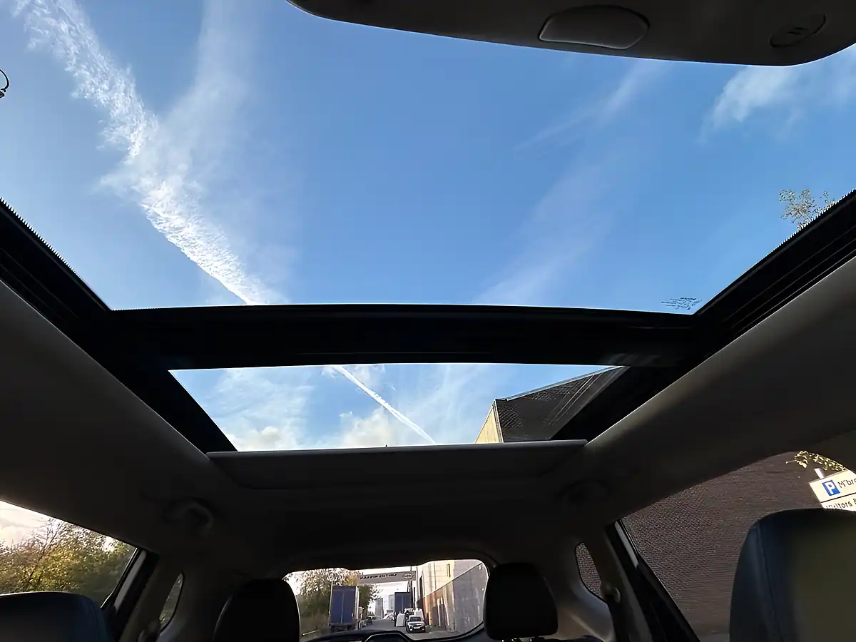 Used 2014 Nissan X-Trail Tekna White - Interior and Exterior details 16