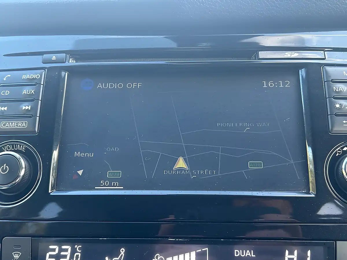 Used 2014 Nissan X-Trail Tekna White - Interior and Exterior details 17