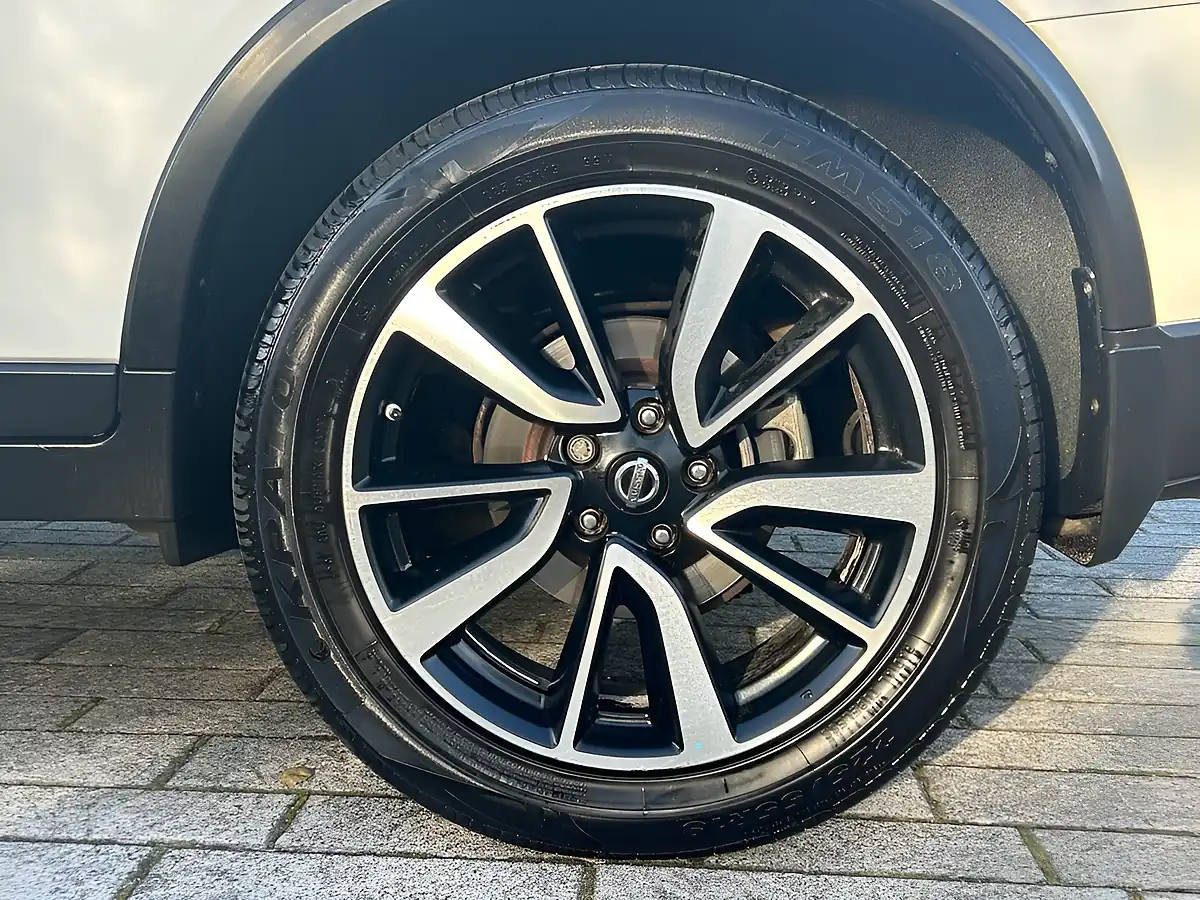 Used 2014 Nissan X-Trail Tekna White - Interior and Exterior details 19