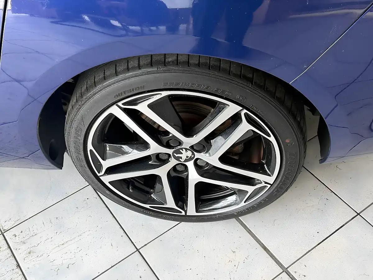 Used 2014 Peugeot 1007 Estate Import Blue - Interior and Exterior details 18