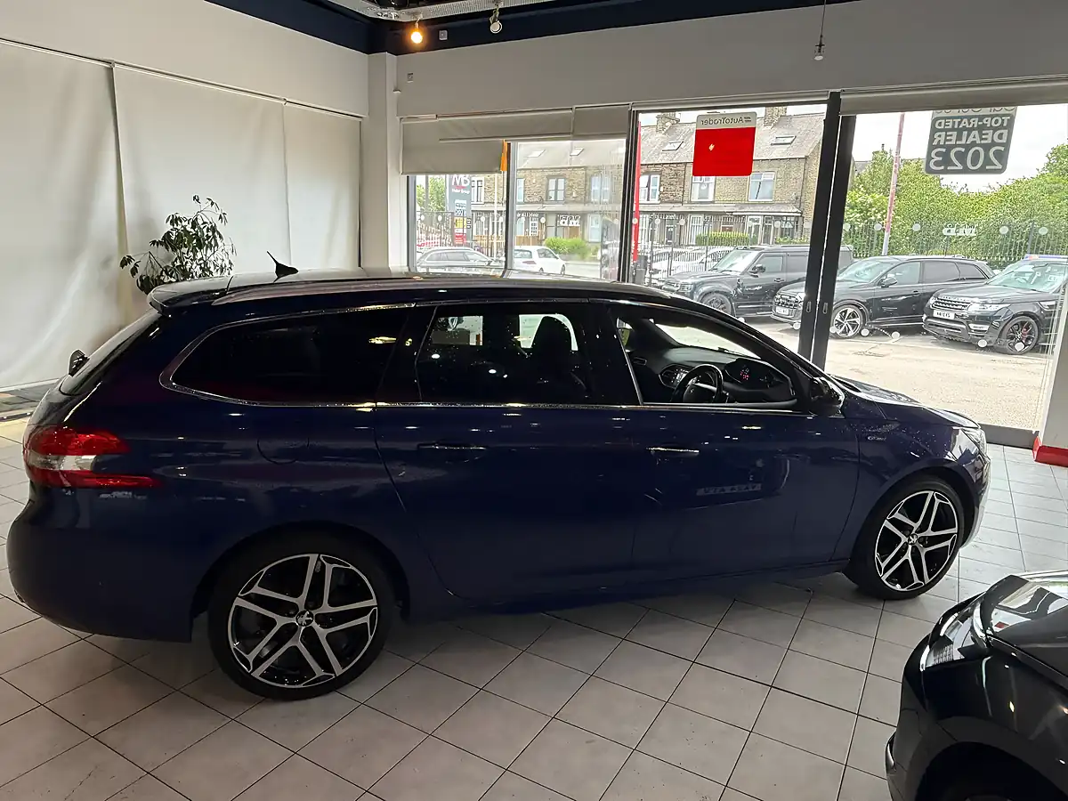 Used 2014 Peugeot 1007 Estate Import Blue - Interior and Exterior details 6
