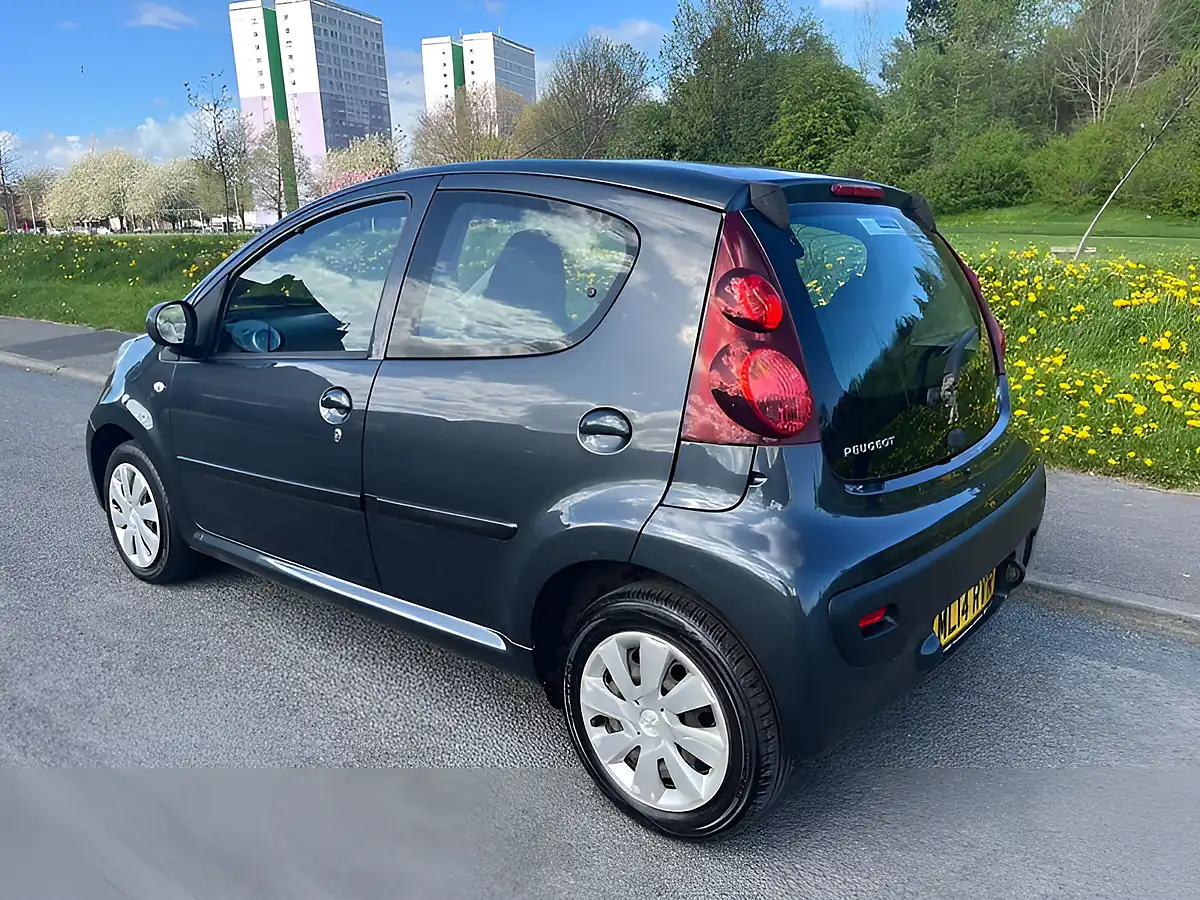 Used 2014 Peugeot 107 Active Grey - Interior and Exterior details 3