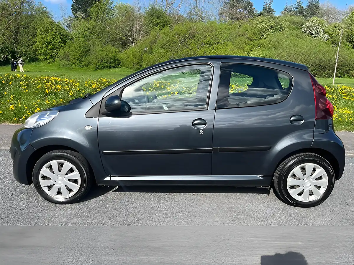 Used 2014 Peugeot 107 Active Grey - Interior and Exterior details 4