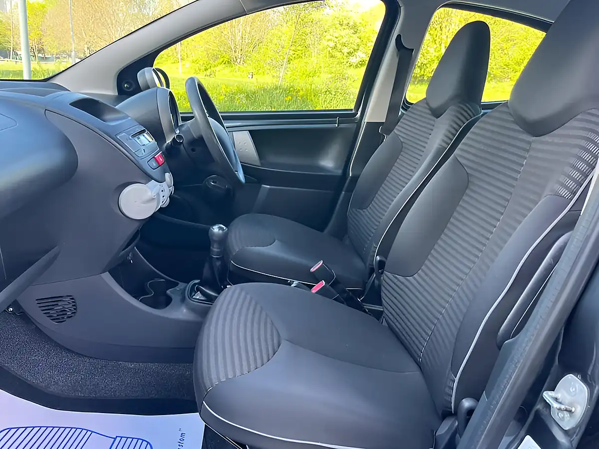 Used 2014 Peugeot 107 Active Grey - Interior and Exterior details 6