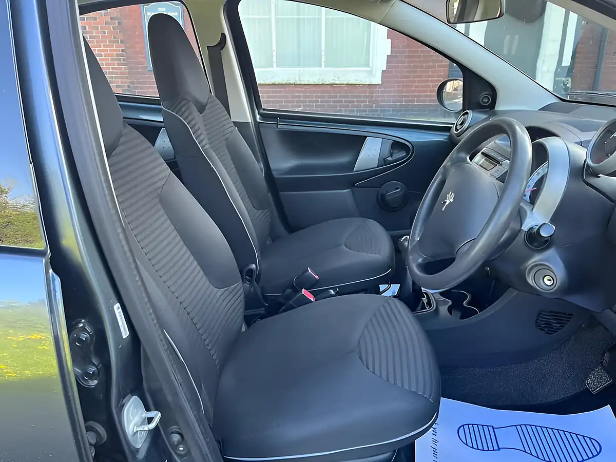 Used 2014 Peugeot 107 Active Grey - Interior and Exterior details 9