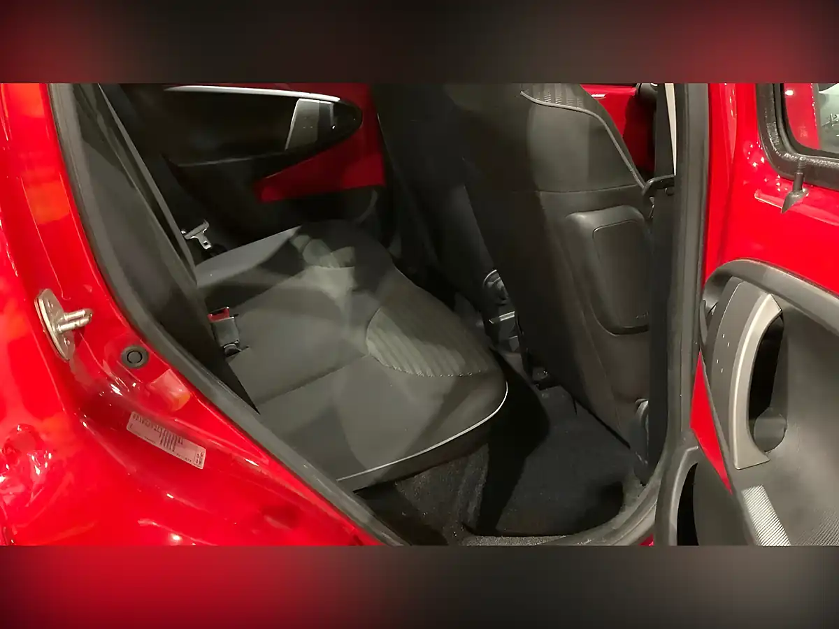 Used 2014 Peugeot 107 Active Red - Interior and Exterior details 7