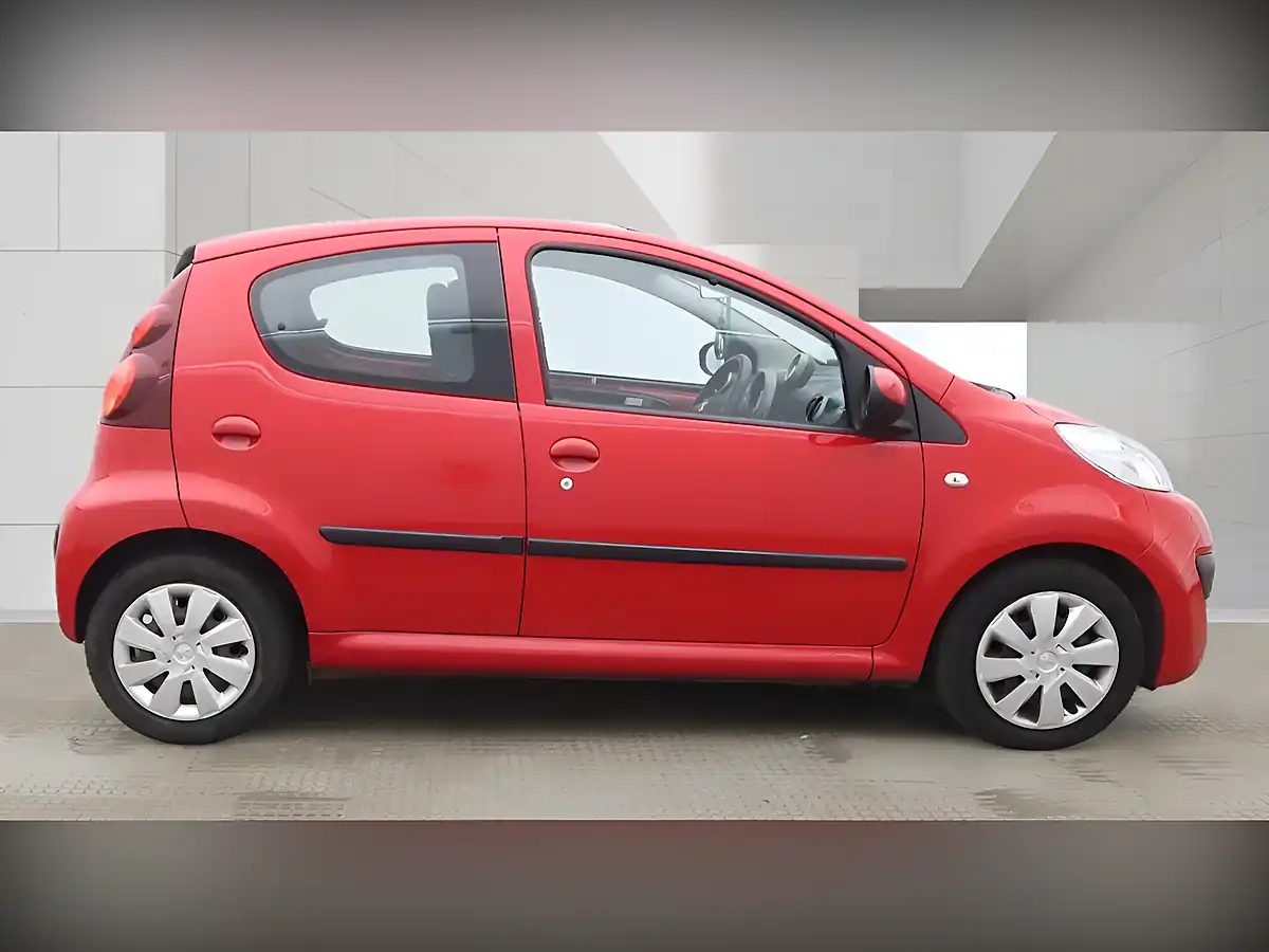 Used 2014 Peugeot 107 Active Red - Interior and Exterior details 5